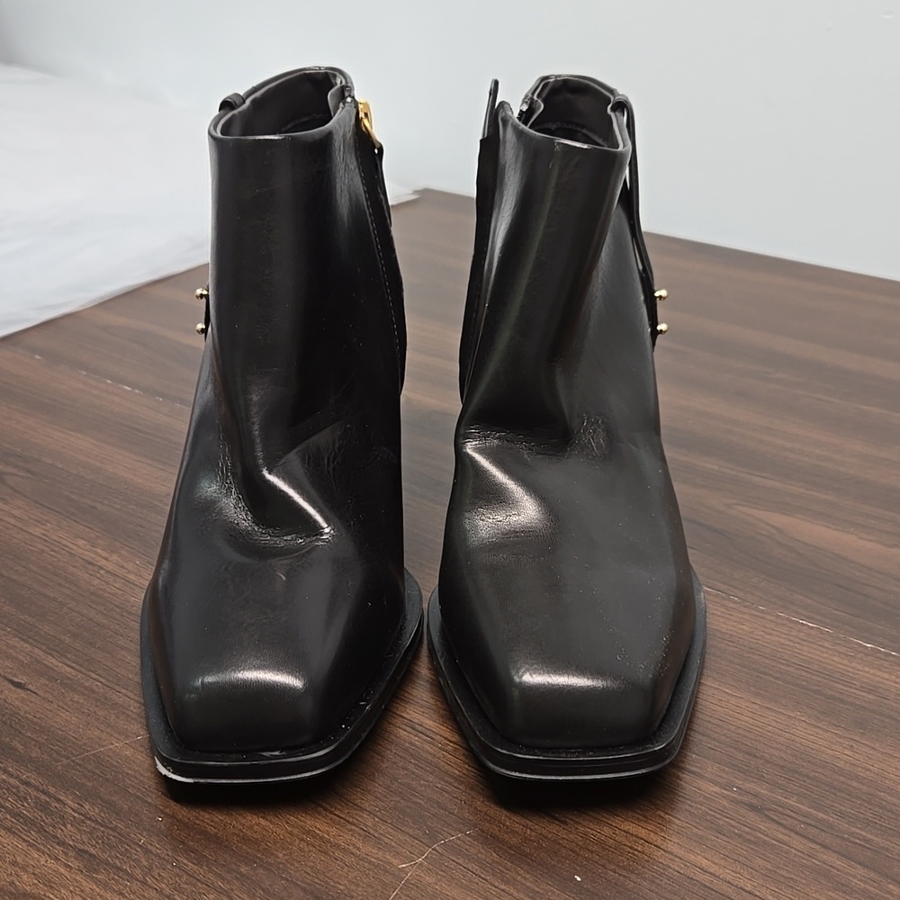 Franco Sarto Size 9 Black Faux Leather Vivica Heeled Ankle Boots
